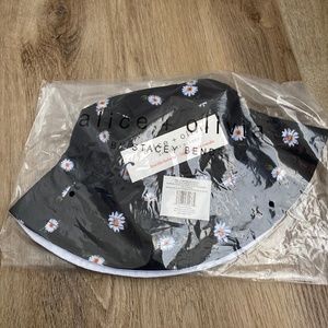 Alice+Olivia reversible bucket hat